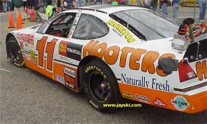 2002 11hooters Rearside