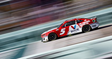 Kyle Larson’s 2022 #5 Valvoline Chevrolet paint scheme.