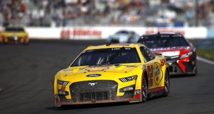 Joey Logano’s 2022 #22 Shell Pennzoil Ford paint scheme.