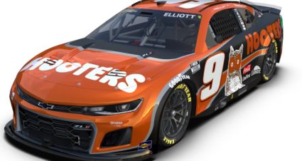 Chase Elliott 2024 Hooters