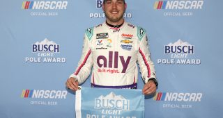 Alex Bowman sets blistering pace in Daytona 500 qualifying
