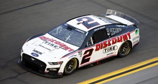 Discount Tire extends sponsorship with Team Penske
