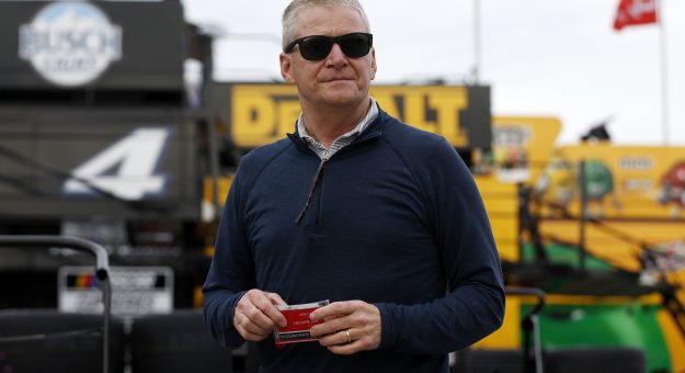 Visit Jeff Burton to serve as Honorary Starter for the Goodyear 400 at Darlington Raceway page
