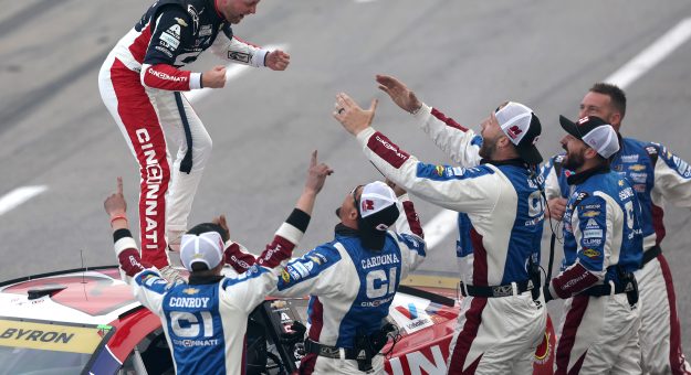 Visit Martinsville drama sets up heavyweight matchup between Hendrick and Gibbs in Championship page