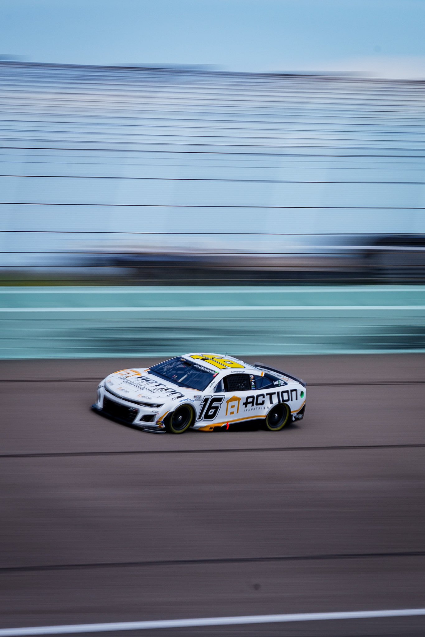 2025 Homestead 16