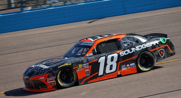Visit Phoenix penalties: Two Joe Gibbs Racing Xfinity teams fined for loose lug nuts page