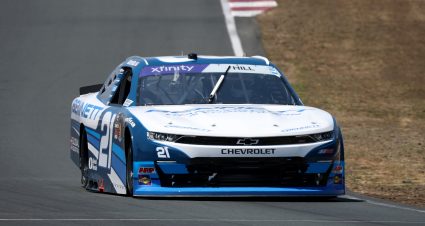 Austin Hill’s 2025 #21 Bennett Transportation Chevrolet paint scheme.