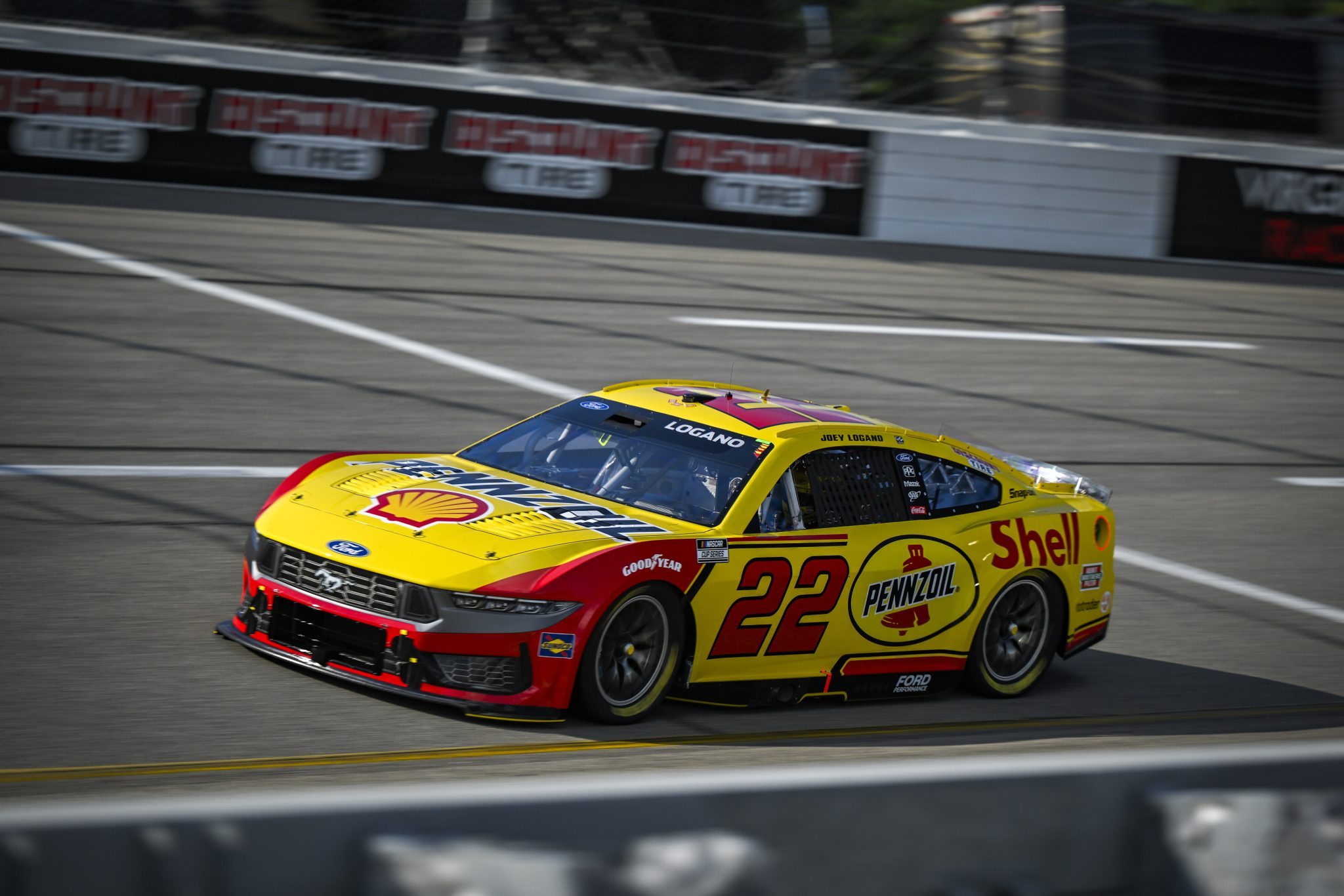#22: Joey Logano, Team Penske, Shell Pennzoil Ford Mustang