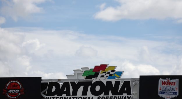 Visit Qualifying cancellation at Daytona puts Alex Bowman on front row page