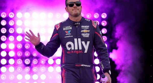 Visit Alex Bowman’s late rally comes up short, eliminated from playoffs at Bristol page