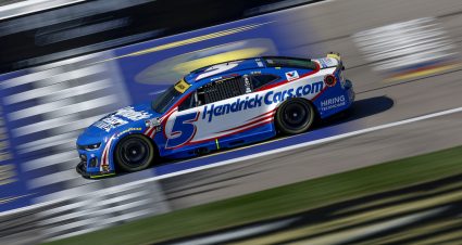 2025 #5 Kyle Larson NASCAR Cup Series paint scheme