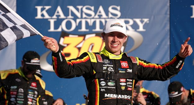 Visit Brandon Jones punches ticket to Round of 8 with Kansas victory page