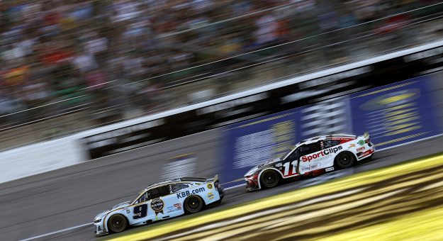 Visit Toyota drivers tangle in overtime at Kansas, as the seas part for Chase Elliott page
