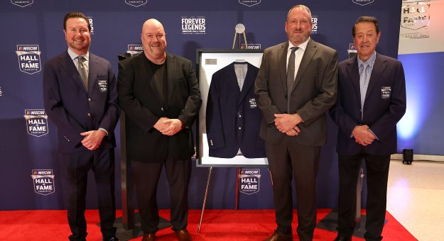 Visit Kurt Busch, Harry Gant named co-grand marshals for Goodyear 400 page
