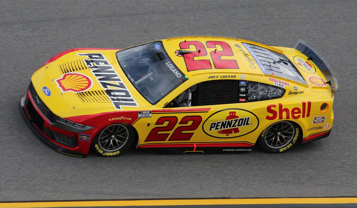 22 Logano