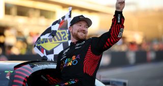 Tyler Reddick carries momentum to Phoenix looking for fourth straight win