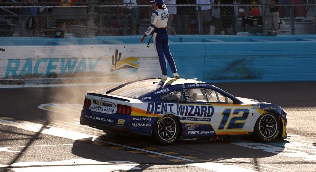Visit Phoenix post-race inspection page