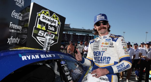 Visit Ryan Blaney rallies for Phoenix victory, completes Penske weekend sweep page
