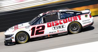 Ryan Blaney gets a new jackman for Kansas