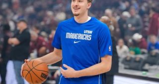 Green Flagg: Dallas Mavericks rookie star named honorary pace car driver at Texas