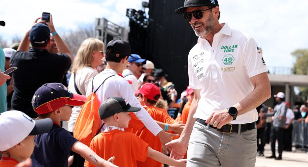 Visit Legacy Motor Club teams with Arrow McLaren for Indy 500 bid page