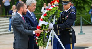 Ross Chastain visits Arlington National Cemetery, Tomb of the Unknown Soldier