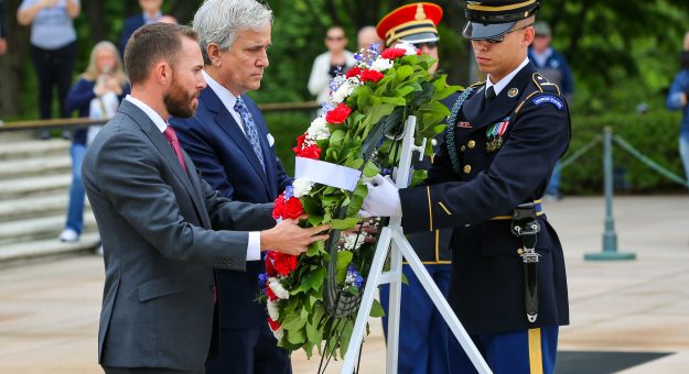 Visit Ross Chastain visits Arlington National Cemetery, Tomb of the Unknown Soldier page