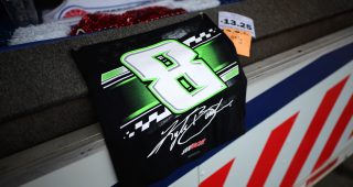 Chase Elliott says he's in favor of Kyle Busch winning Most Popular Driver