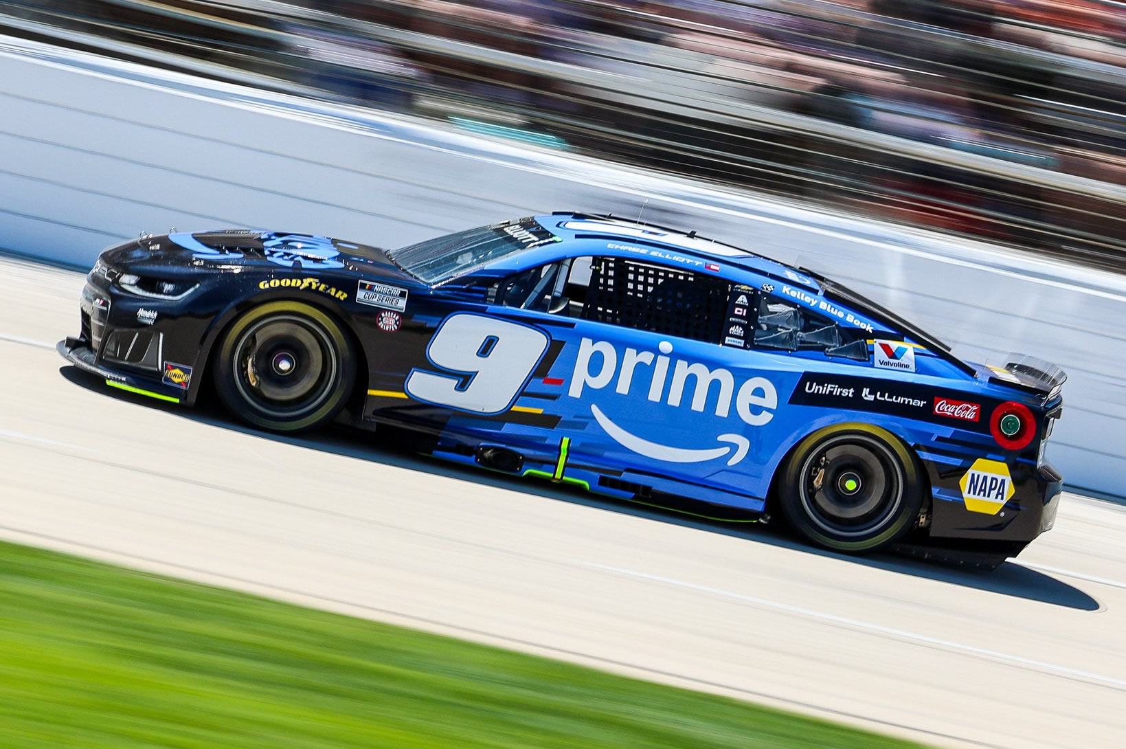 FORT WORTH, TEXAS - MAY 03: Chase Elliott, driver of the #9 Amazon PRime Chevrolet, races during the NASCAR Cup Series Würth 400 presented by LIQUI MOLY at Texas Motor Speedway on May 03, 2026 in Fort Worth, Texas. (Photo from NASCAR)