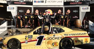 Connor Zilisch makes last-lap pass on Jesse Love to win Watkins Glen O'Reilly race