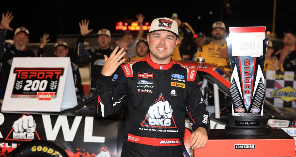 Layne Reilly Layne Riggs powers to dominant victory at Lucas Oil Indianapolis ...