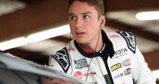 Christopher Bell moves from cast to splint