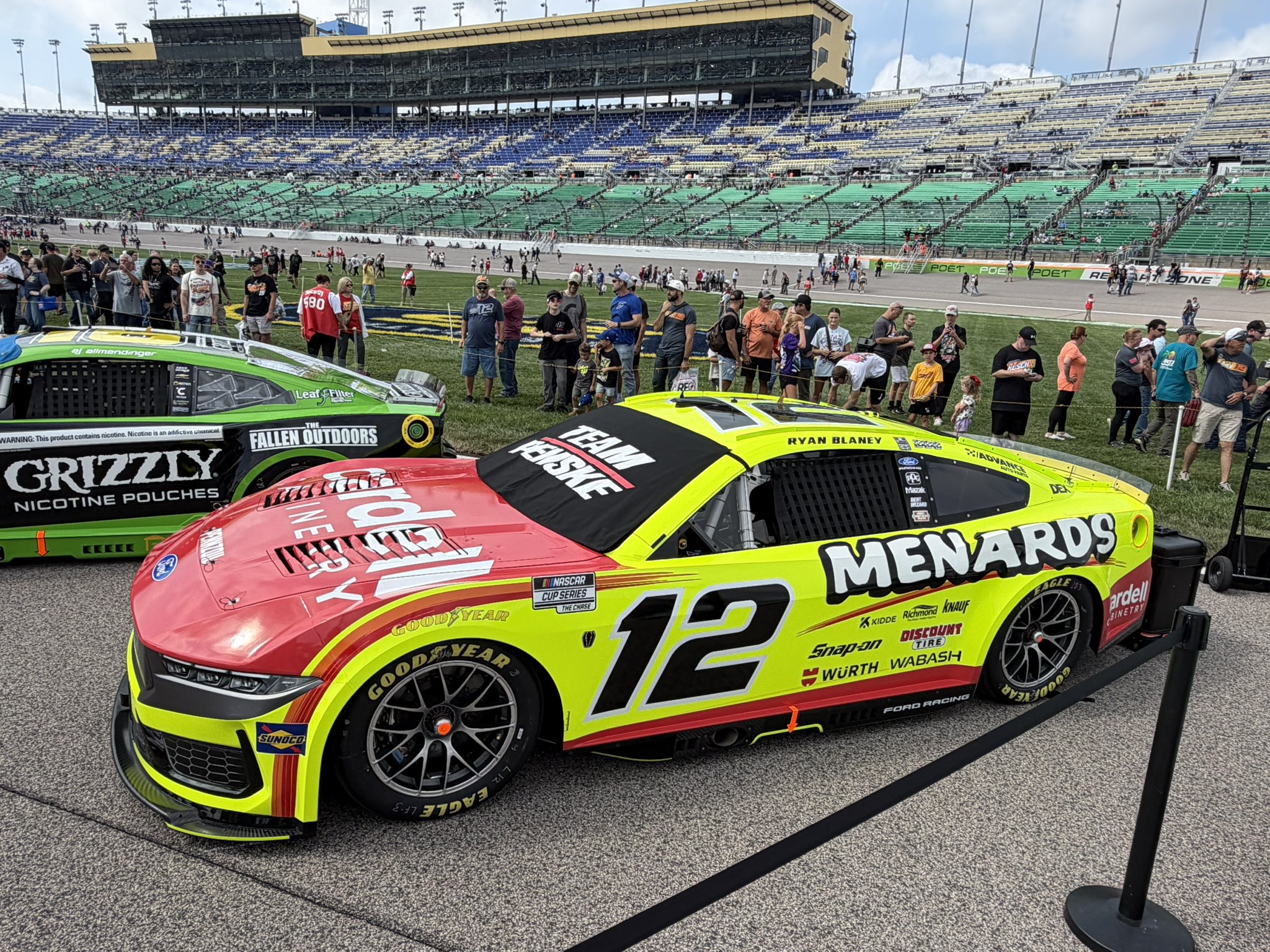 KANSAS CITY, KANSAS - SEPTEMBER 27: Ryan Blaney's #12 Menards/Cardell Cabinetry Ford prior to the NASCAR Cup Series Hollywood Casino 400 at Kansas Speedway on September 27, 2026 in Kansas City, Kansas. (Photo from Dustin Albino of Jayski.com)