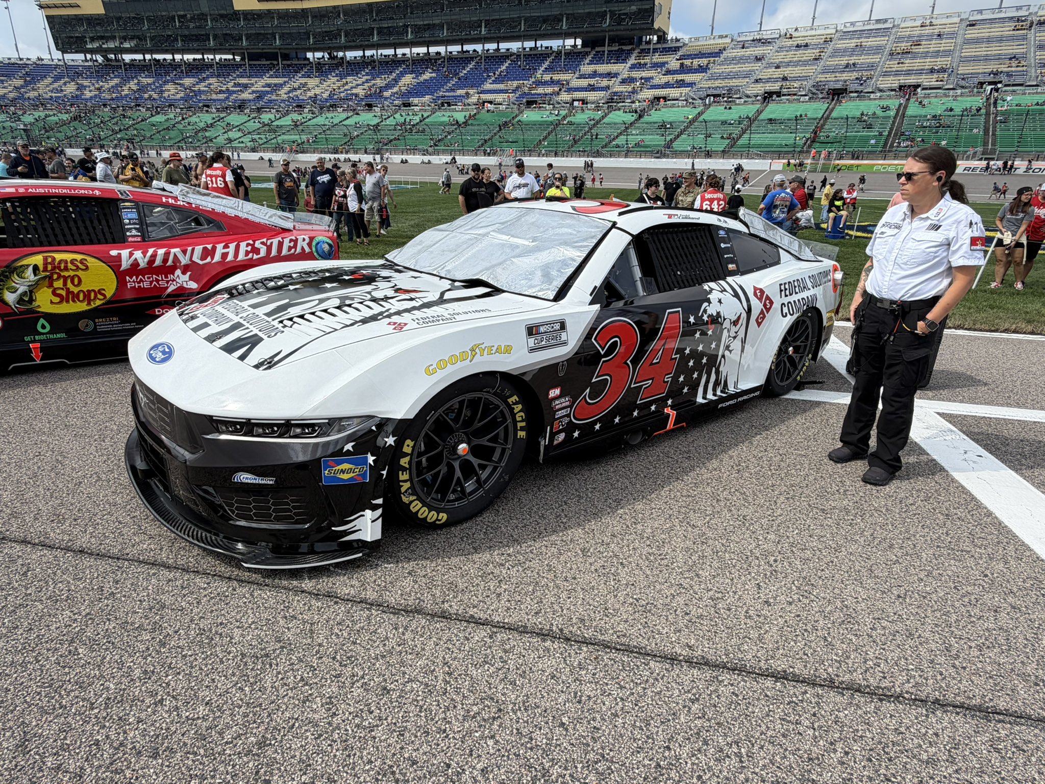 KANSAS CITY, KANSAS - SEPTEMBER 27: Todd Gilliland, driver of the #34 Federal Solutions Company Ford, drives during the NASCAR Cup Series Hollywood Casino 400 at Kansas Speedway on September 27, 2026 in Kansas City, Kansas. (Photo from Front Row Motorsports)
