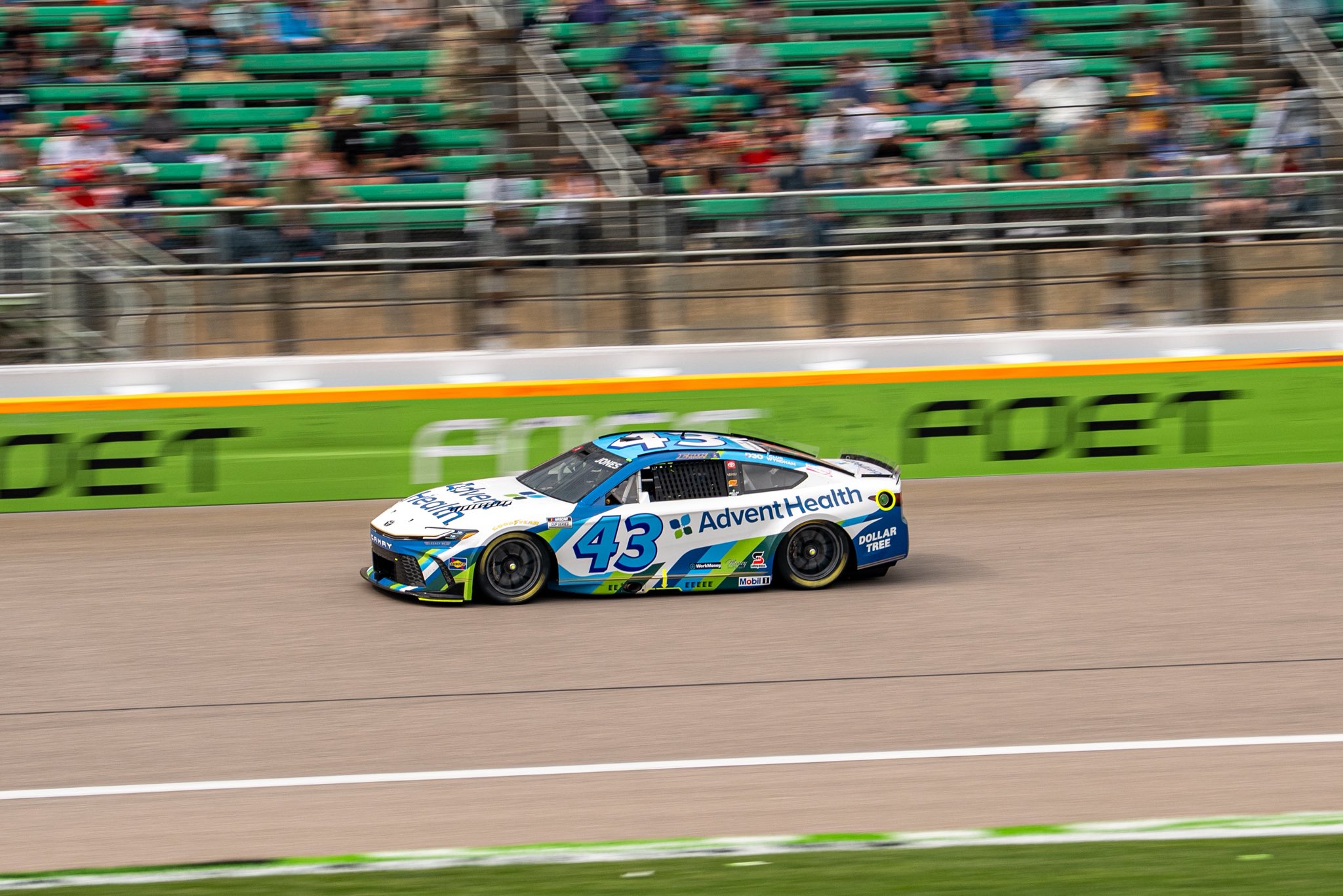 KANSAS CITY, KANSAS - SEPTEMBER 27: Erik Jones, driver of the #43 AdventHealth Toyota, drives during the NASCAR Cup Series Hollywood Casino 400 at Kansas Speedway on September 27, 2026 in Kansas City, Kansas. (Photo from Legacy Motor Club)