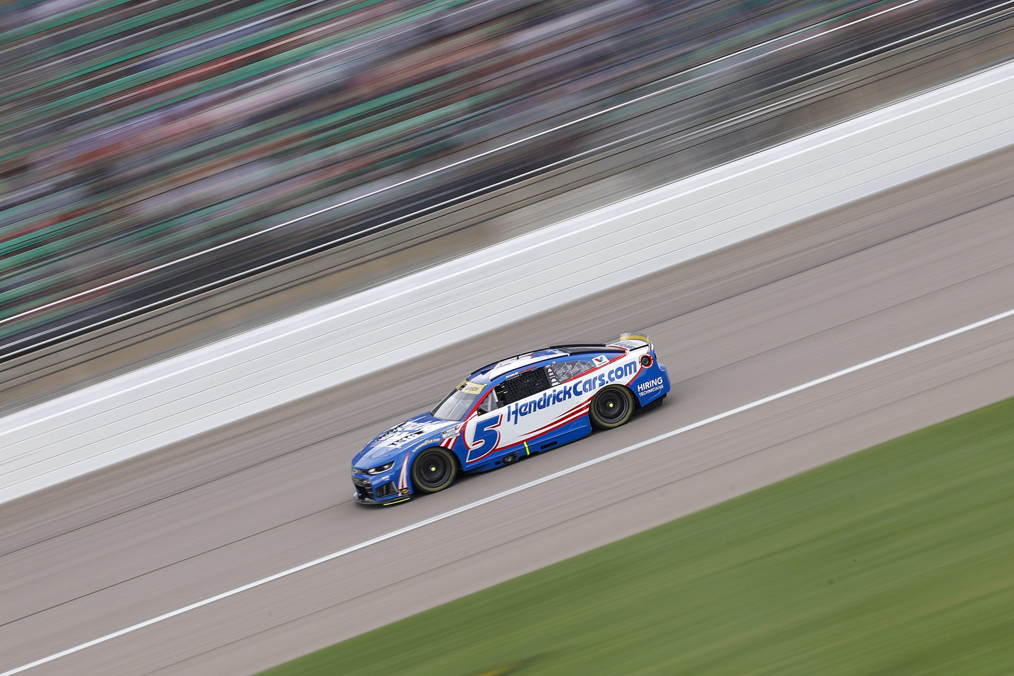 KANSAS CITY, KANSAS - SEPTEMBER 27: Kyle Larson, driver of the #5 HendrickCars.com Chevrolet, drives during the NASCAR Cup Series Hollywood Casino 400 at Kansas Speedway on September 27, 2026 in Kansas City, Kansas. (Photo by Sean Gardner/Getty Images) | Getty Images