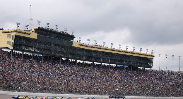 KANSAS CITY, KANSAS - SEPTEMBER 27: A general view of the start of the NASCAR Cup Series Hollywood Casino 400 at Kansas Speedway on September 27, 2026 in Kansas City, Kansas. (Photo by Sean Gardner/Getty Images) | Getty Images