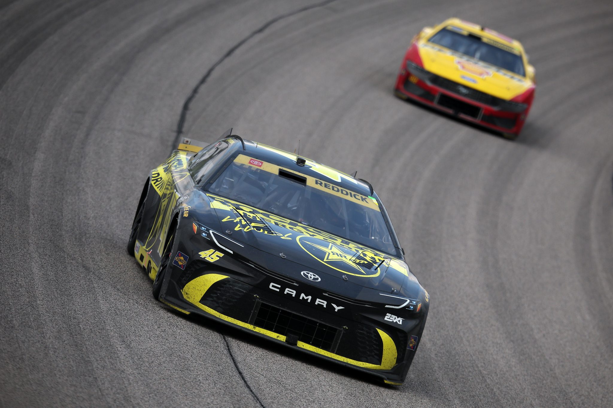 KANSAS CITY, KANSAS - SEPTEMBER 27: Tyler Reddick, driver of the #45 ROCKSTAR ENERGY DRINK Toyota, drives during the NASCAR Cup Series Hollywood Casino 400 at Kansas Speedway on September 27, 2026 in Kansas City, Kansas. (Photo by Jonathan Bachman/Getty Images) | Getty Images