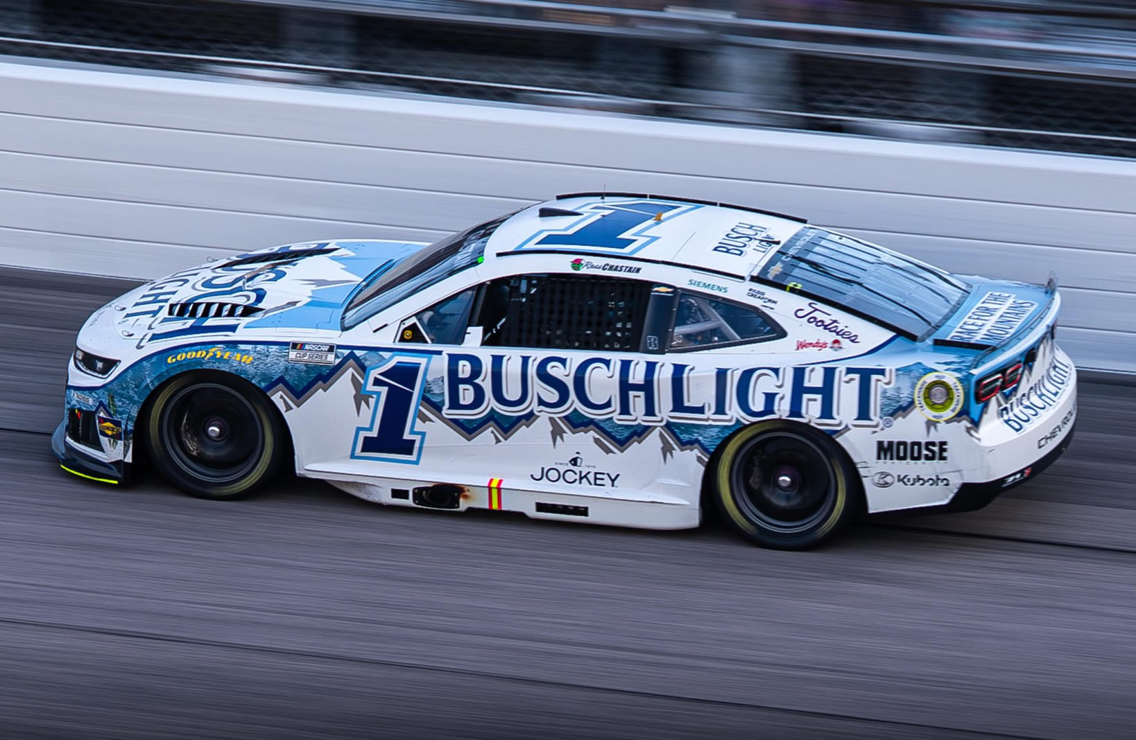 DARLINGTON, SOUTH CAROLINA - SEPTEMBER 06: Ross Chastain, driver of the #1 Busch Light Chevrolet drives during the NASCAR Cup Series Cook Out Southern 500 at Darlington Raceway on September 06, 2026 in Darlington, South Carolina. (Photo from Trackhouse Racing)